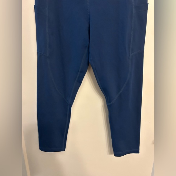 🍁Zyia Active Navy Blue Capris With Pockets - Picture 3 of 11